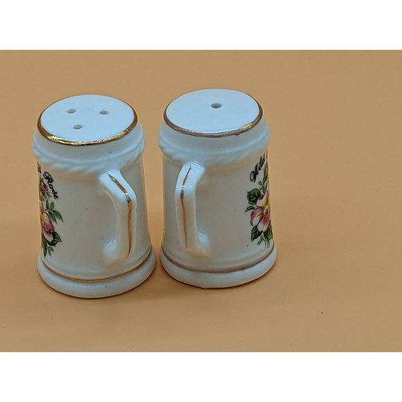 Vintage Salt and Pepper Shakers Wild Rose Mugs Bone China Japan - Picture 5 of 6